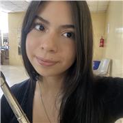 Profesora de música con experiencia con niños y adolescentes en el colegio Republica de Francia (Ecuador). Alumna de Rocio Lima, Michel Bellavance, Kathy Collinge, Angeleita Floyd entre otros maestros de renombre internacional